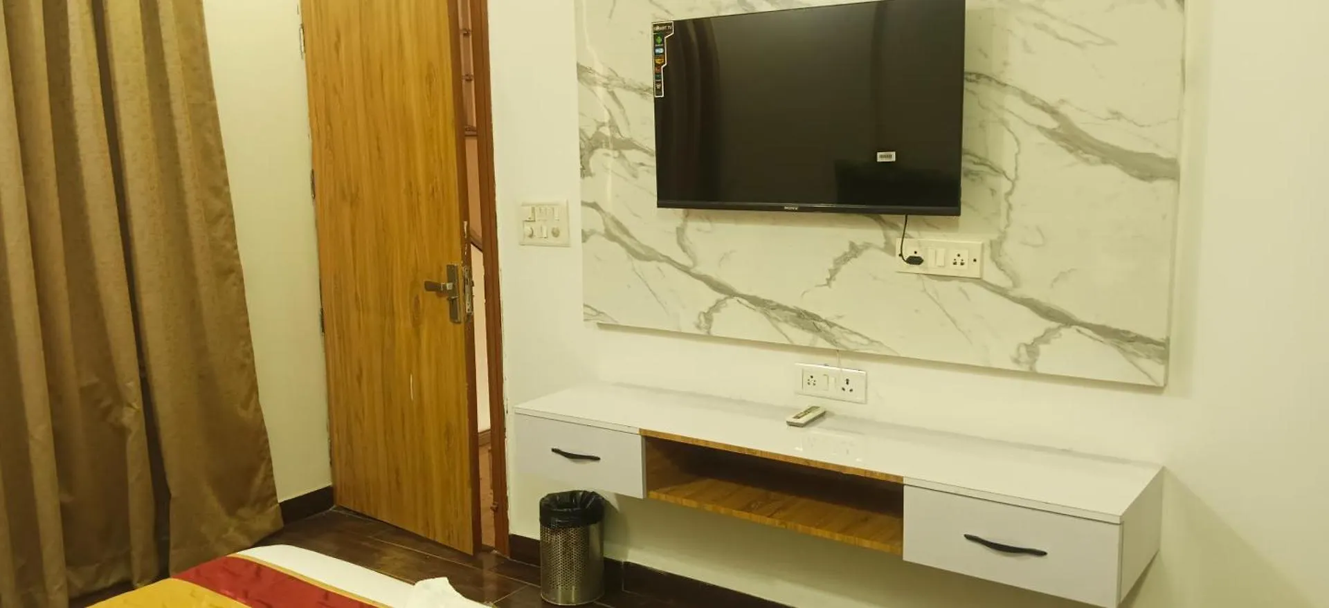 Hotel Elite Sector 45 I Gurgaon Central I Couple Friendly