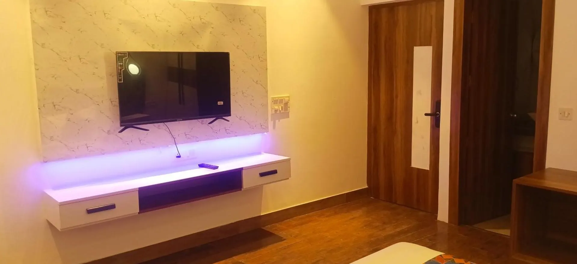 ***  Hotel Elite Sector 45 I Gurgaon Central I Couple Friendly India