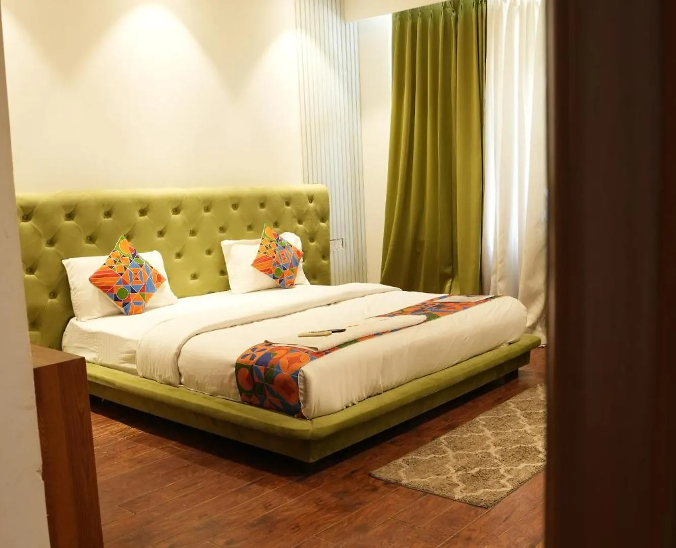 Hotel Elite Sector 45 I Gurgaon Central I Couple Friendly