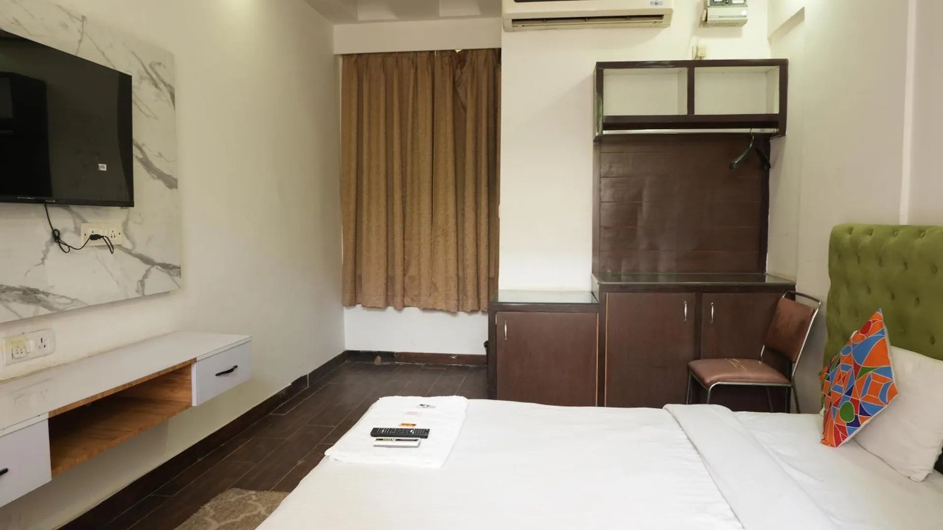 Hotel Elite Sector 45 I Gurgaon Central I Couple Friendly
