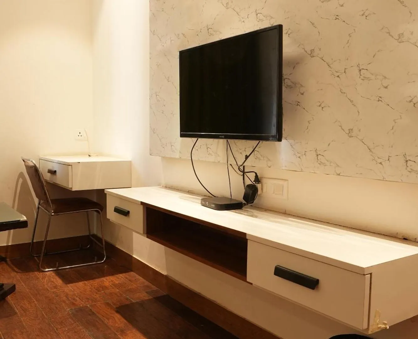 Hotel Elite Sector 45 I Gurgaon Central I Couple Friendly India