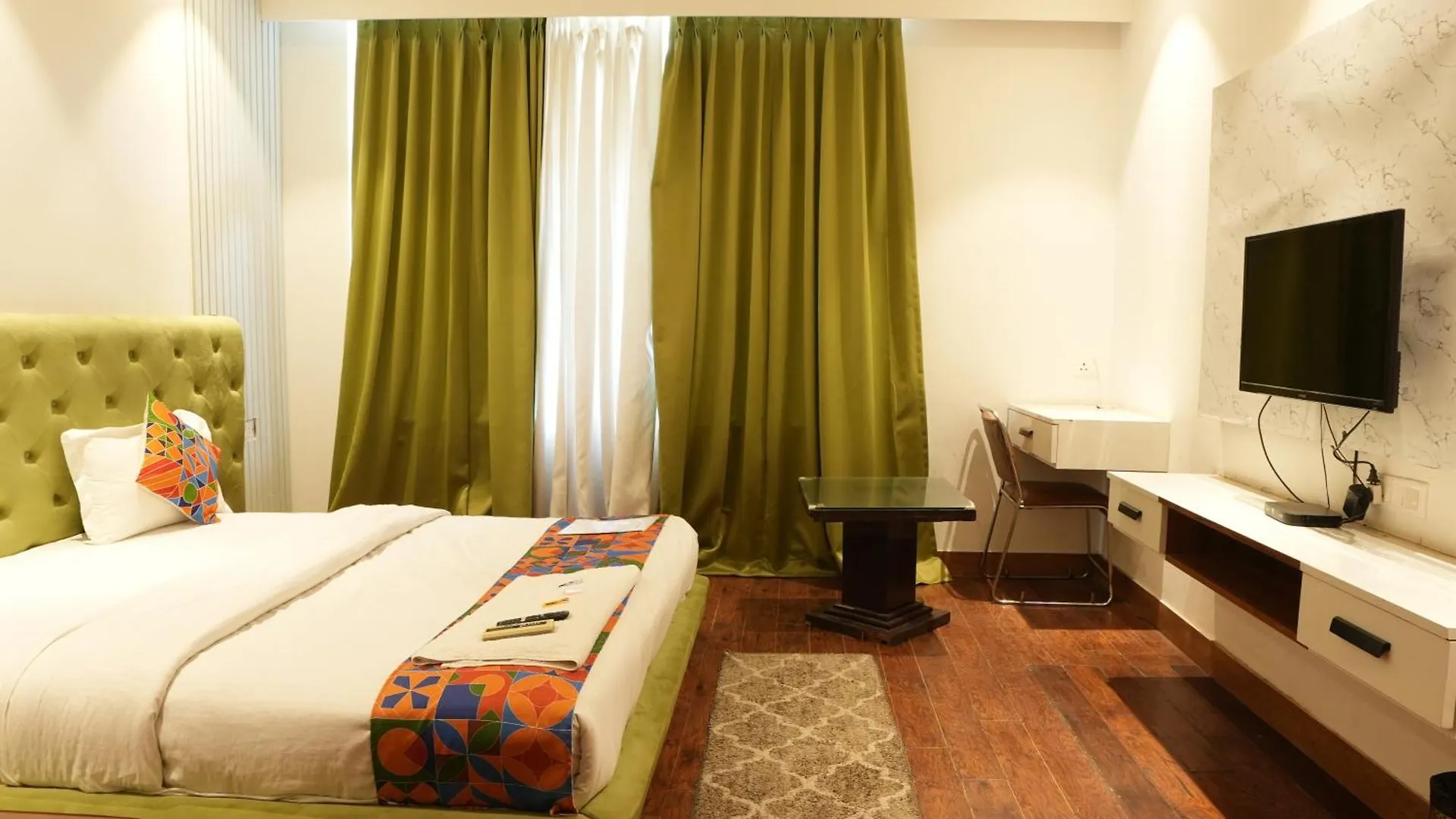 Hotel Elite Sector 45 I Gurgaon Central I Couple Friendly