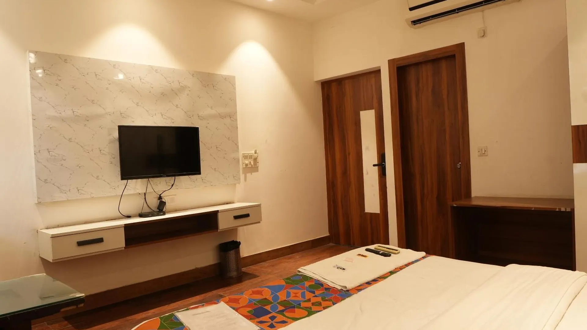 Hotel Elite Sector 45 I Gurgaon Central I Couple Friendly